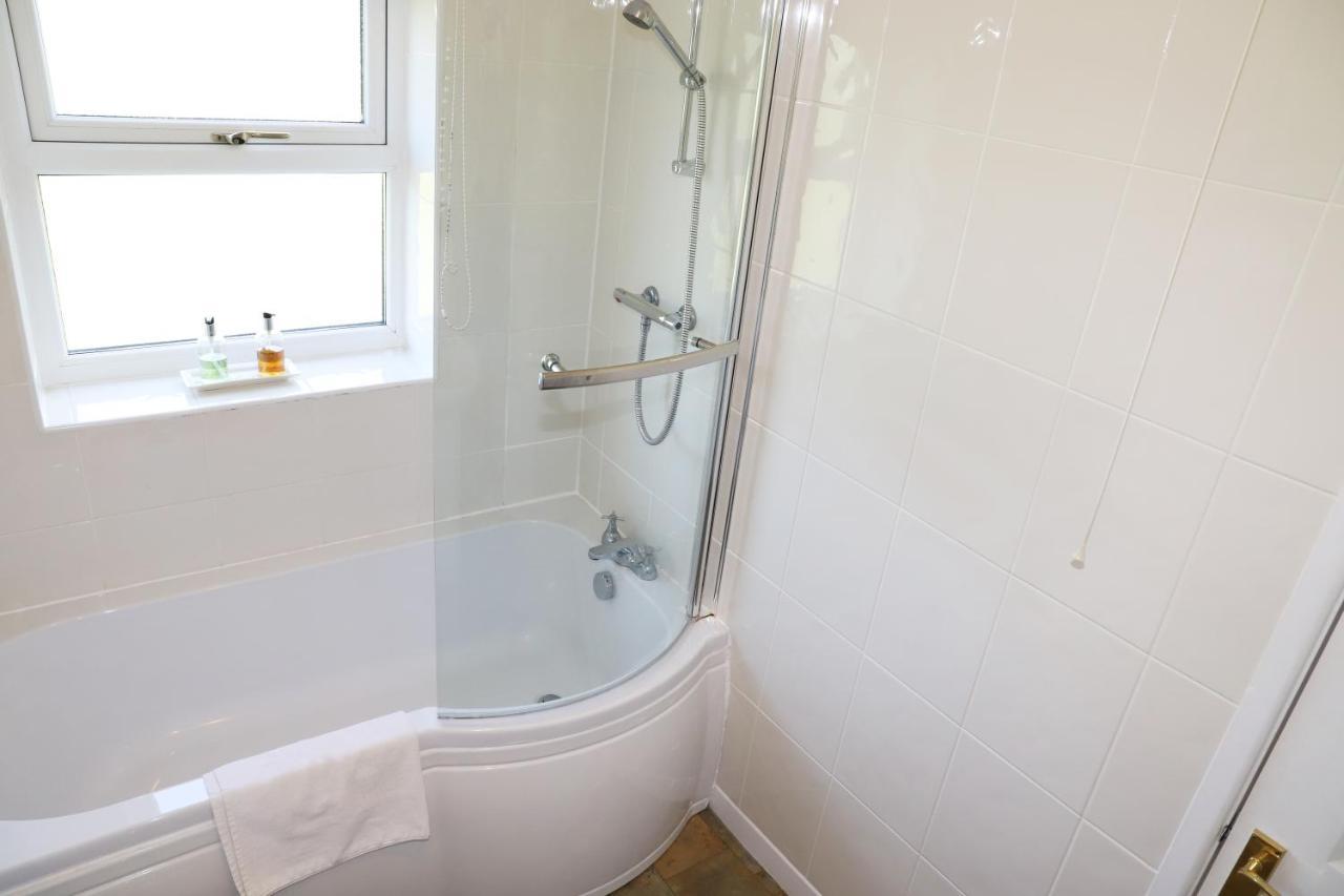 Elmfield House 4*